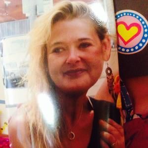 Meet your Posher, Celina